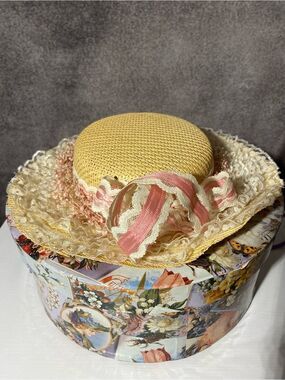 Vtg Victorian Romantic Straw Bonnet Floral Lace Hat Pink Ribbon & Round Hat Box